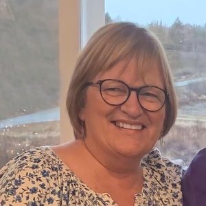 Meet your Posher, Debbie